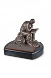 LCP20125 - Sculpture Moments Of Faith Put God First - - 1 